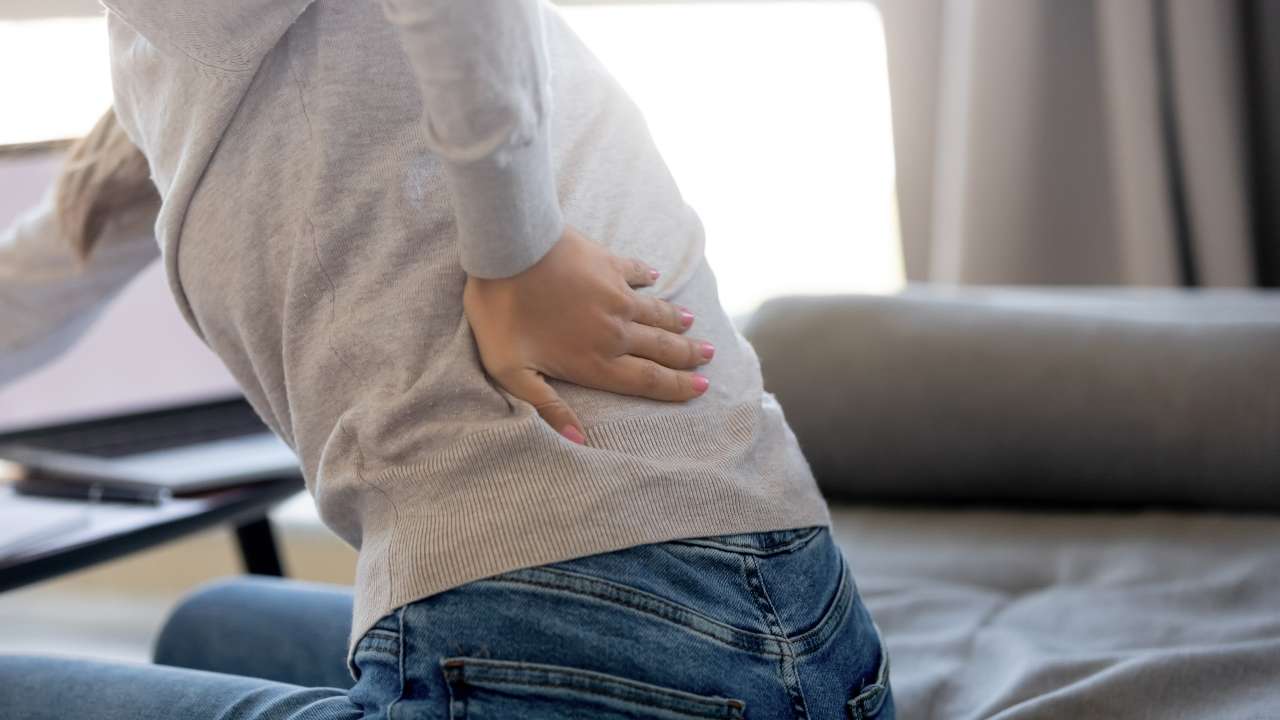 Mal di schiena: le cause principali e come risolverlo