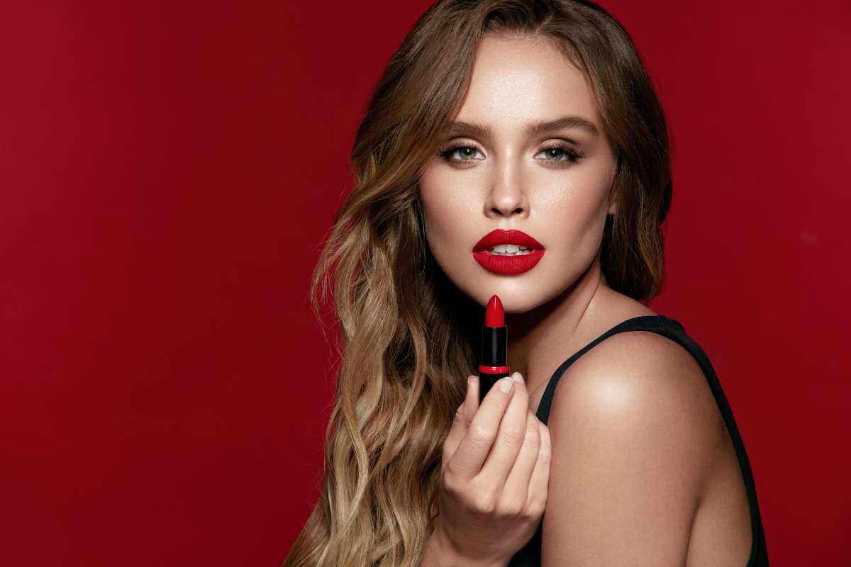 Rossetto Rosso Come Sceglierlo In Base Ai Capelli E Alla Carnagione