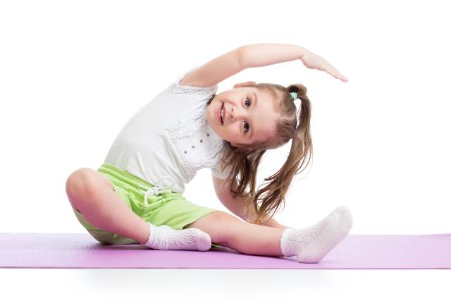 Yoga e bambini: tutti gli esercizi utili e benefici per i più piccoli
