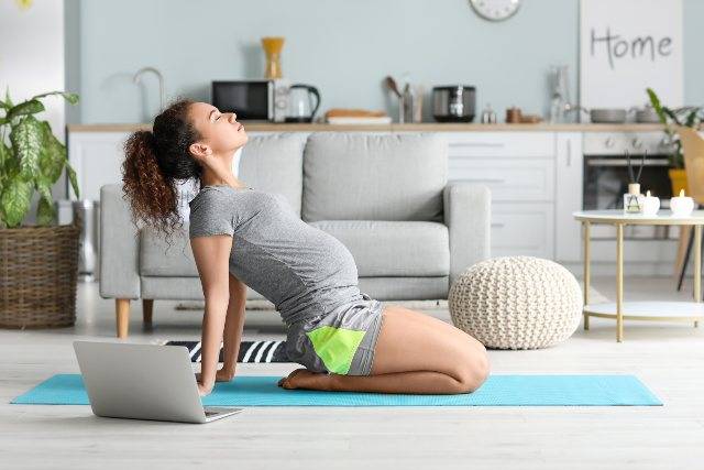 Yoga in gravidanza: tutti i benefici per affrontarla con serenità
