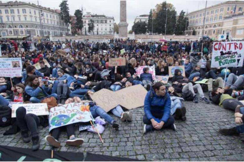 Gli attivisti di Fridays For Future tornano in piazza (Getty Images)