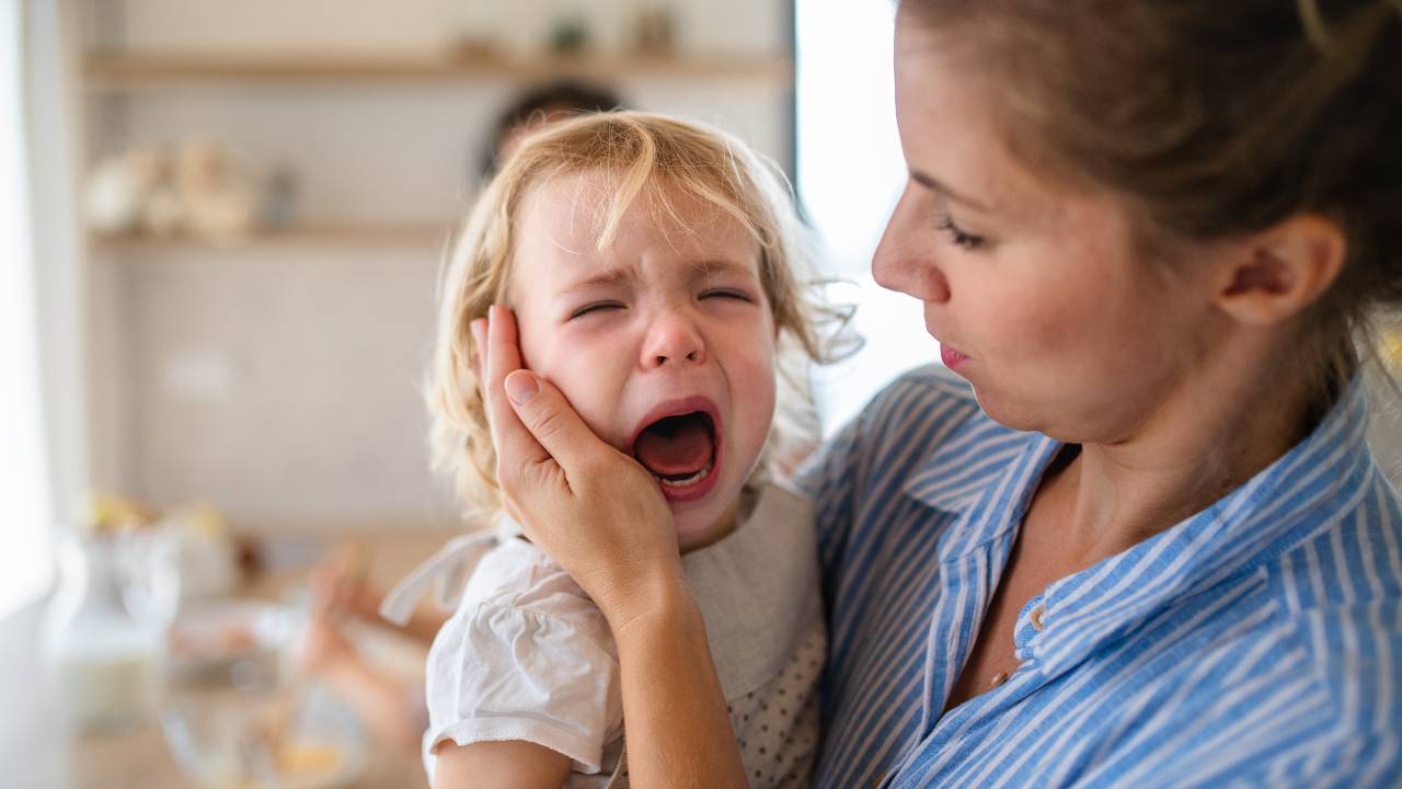 bambini comportano male mamma