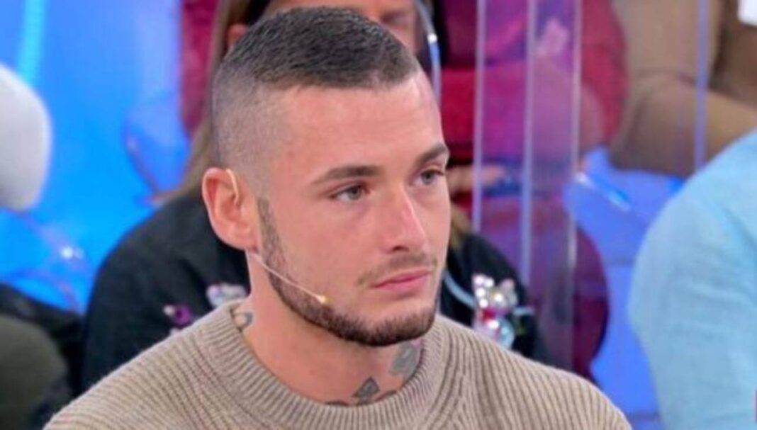 Il Primo Tronista Di Uomini E Donne