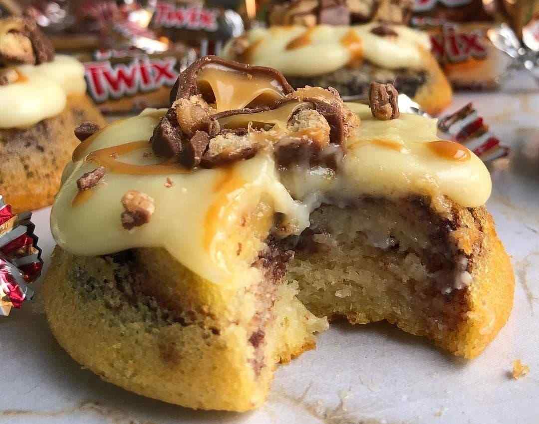 mini twix cake 