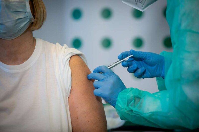 Asl 5 Liguria, gaffe sui documenti per il vaccino (Getty Images)