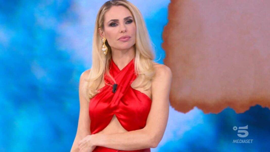 Cachet Ilary Blasi Isola Dei Famosi 2022