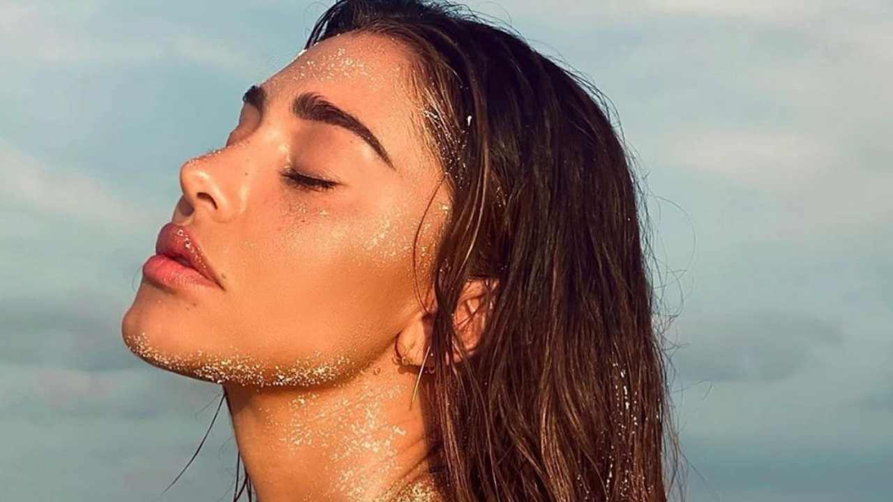 Cenere biondo shatush ciocche biondi colpi "Luna Marie sta arrivando!": Belen è vicina al parto