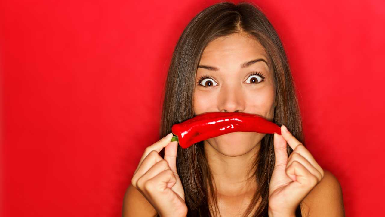 donna con peperoncino