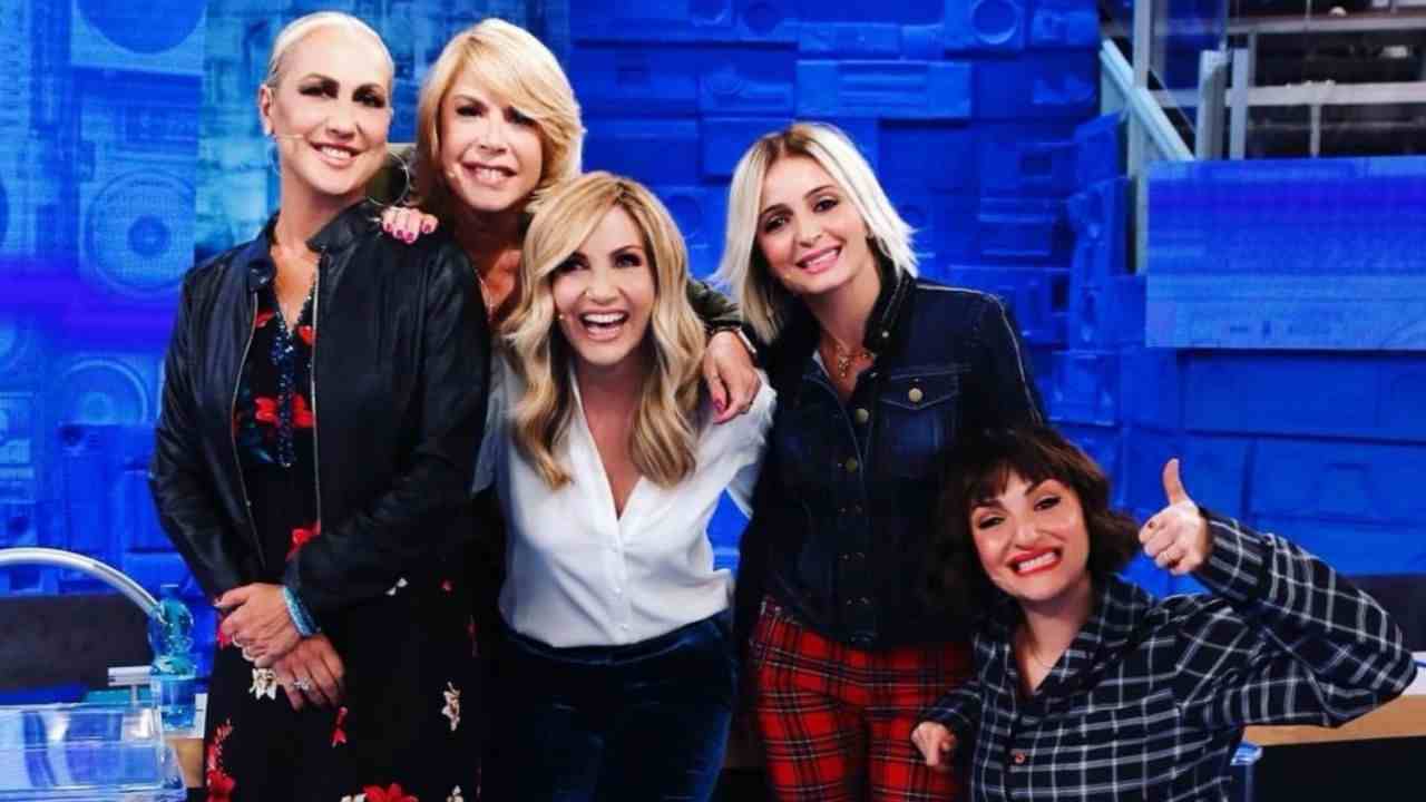 cast di amici