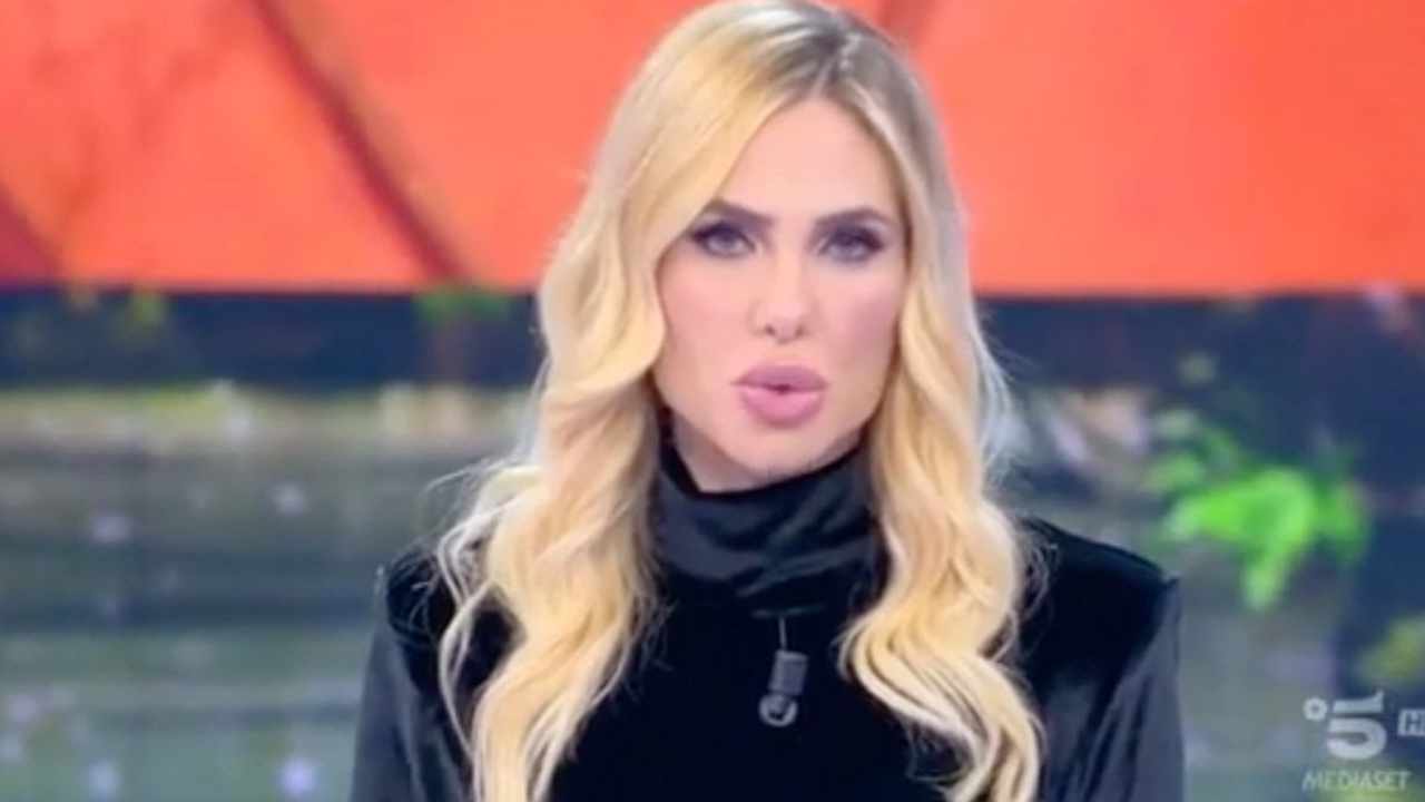 ilary blasi isola famosi