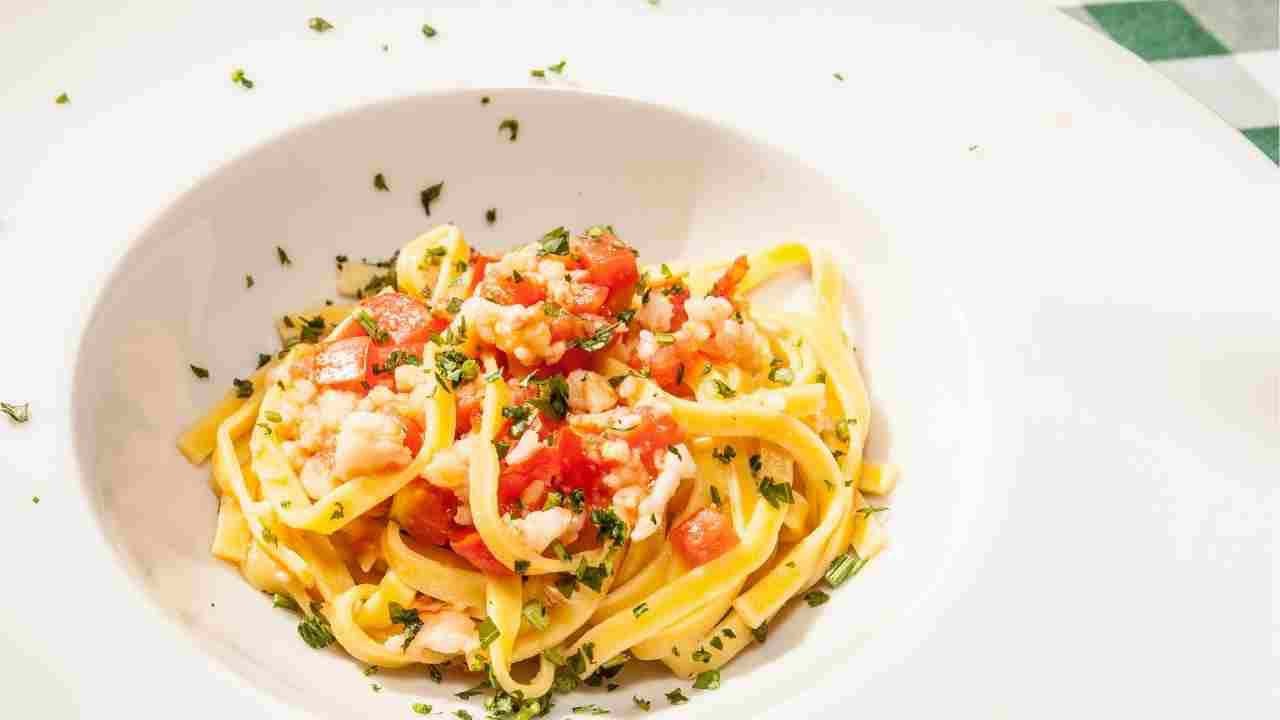 Tagliolini con ragù di spada