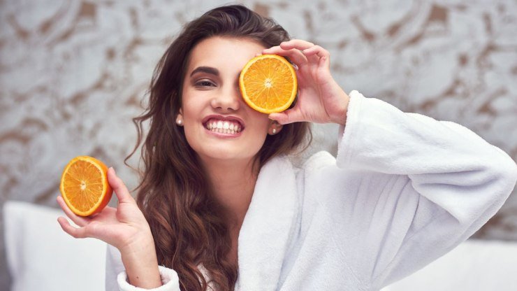 maschera alla vitamina c sui capelli