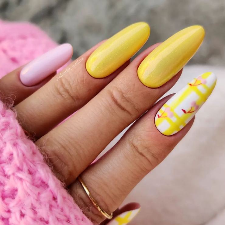 unghie giallo glitter 
