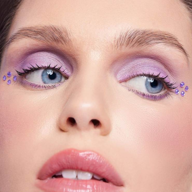 maquillage strass lilas 