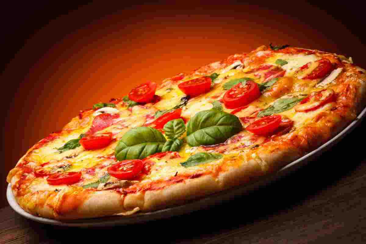 impasto pizza alla  romana fatta in casa 