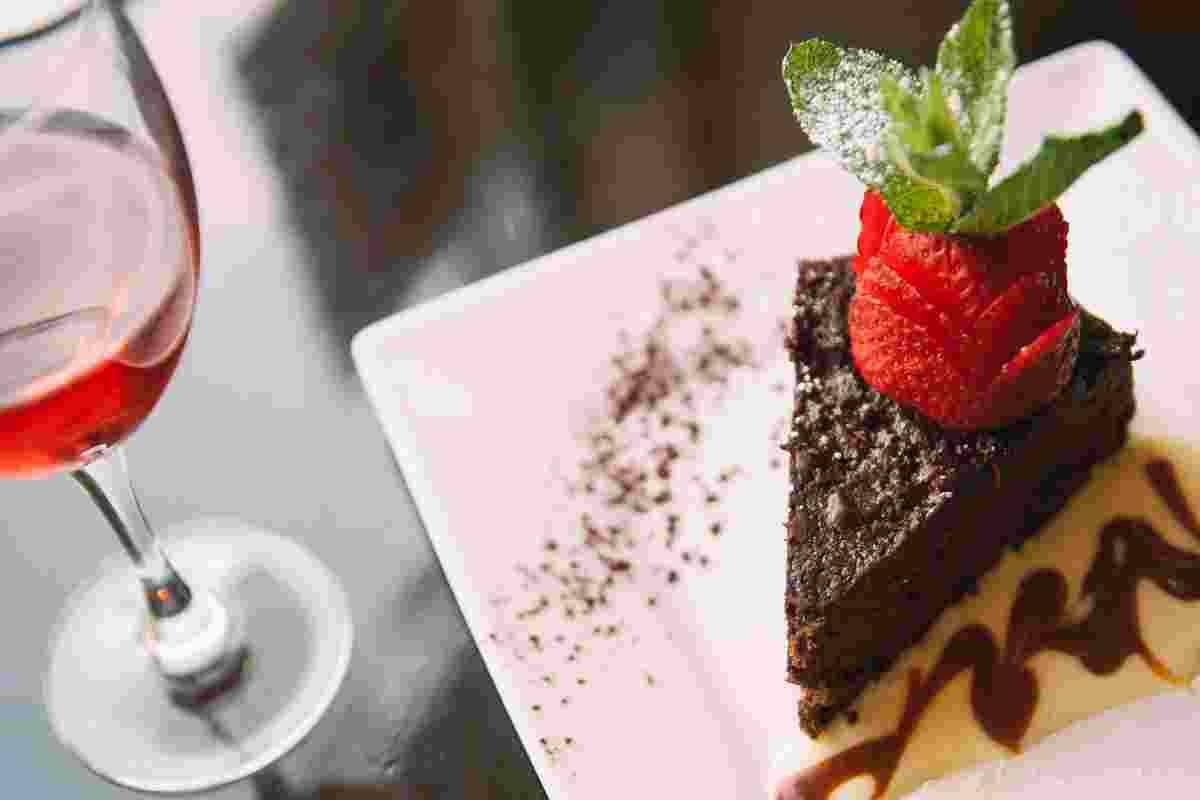 torta fredda fragola e cioccolata ricetta