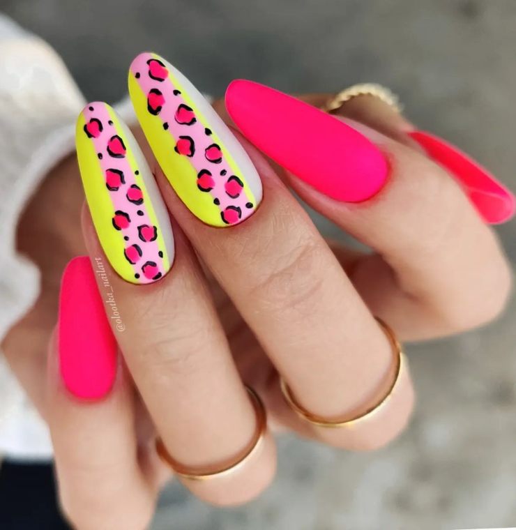 unghie animalier fluo colore 