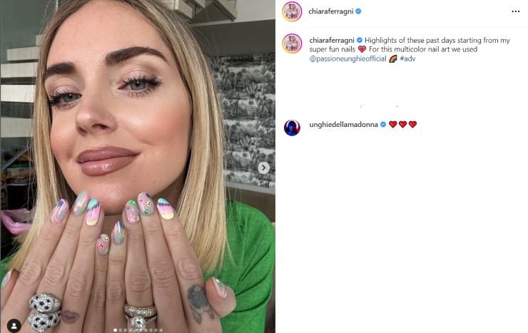 unghie nail art chiara ferragni smileys