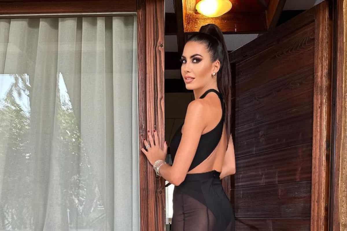 elisabetta gregoraci look sensuale battiti live brand prezzo