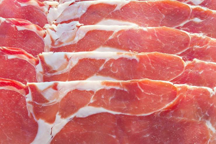 Puntini bianchi sul prosciutto cosa fare 