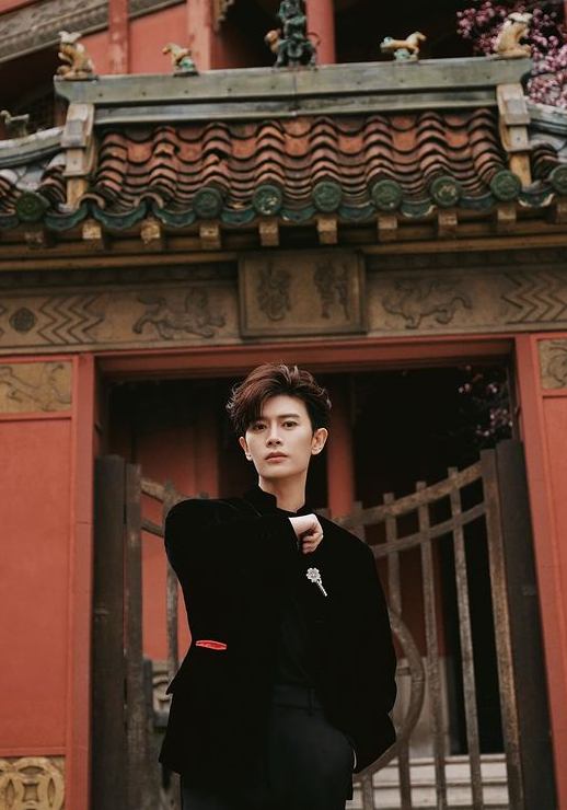 Ren Jialun è il nuovo global ambassador Etro