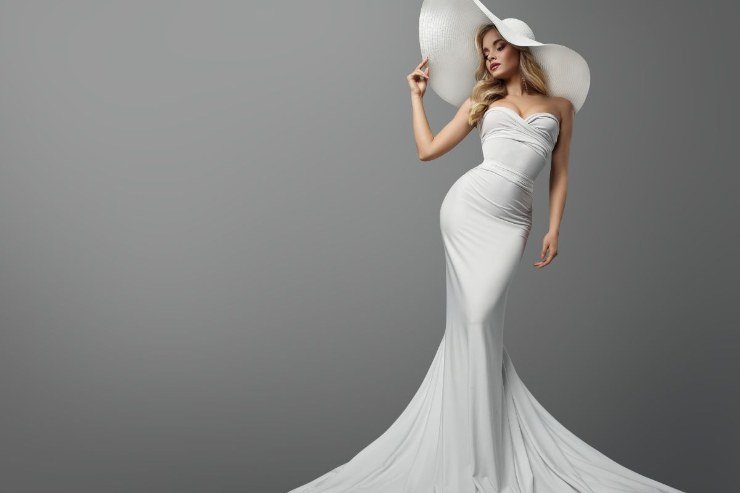 donna abito sposa a sirena