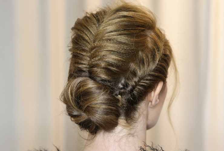 come fare lo chignon o la coda ai capelli