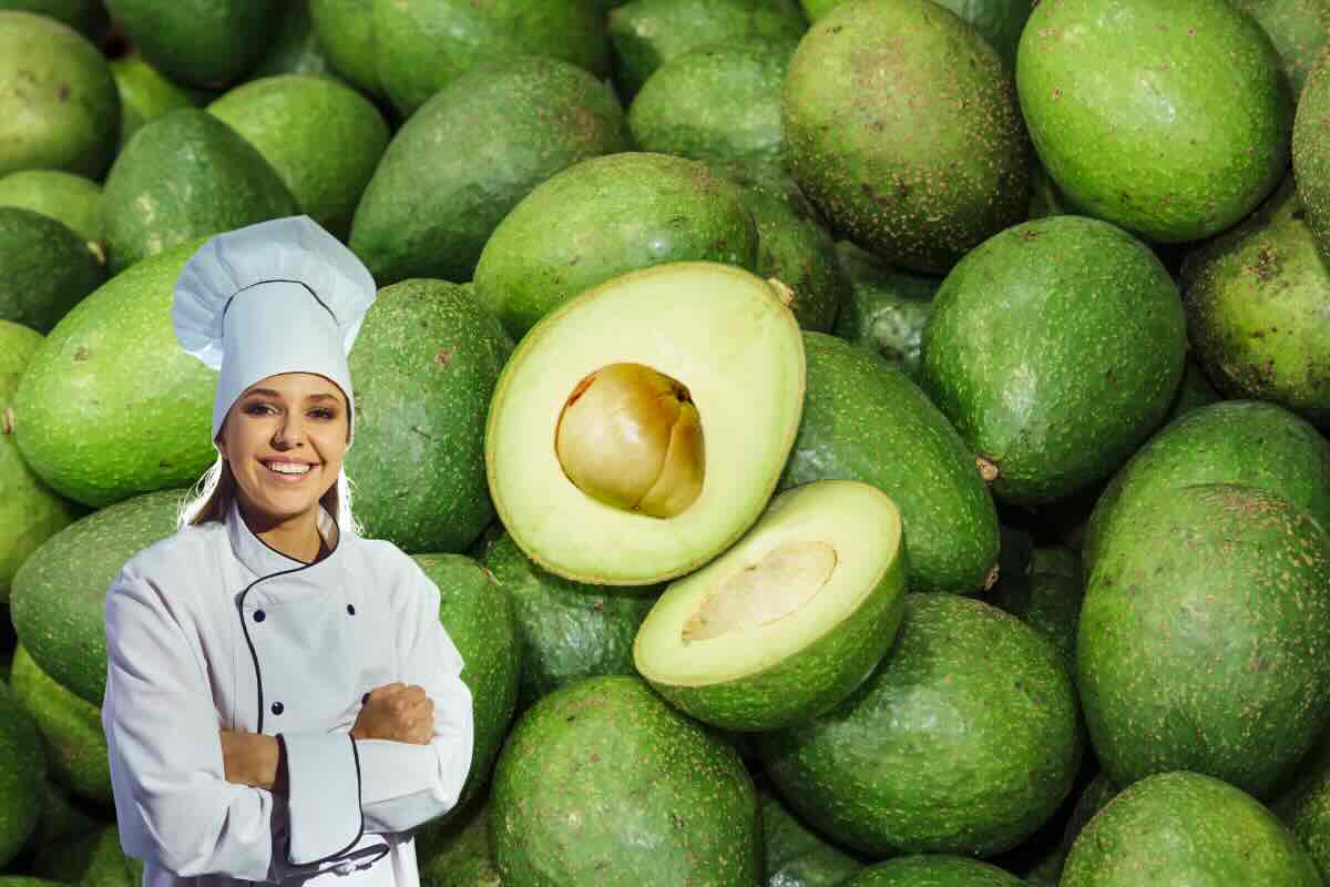 avocado interi, avocado a metà, donna chef 