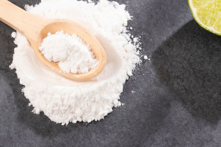 bicarbonato di sodio, cucchiaio legno
