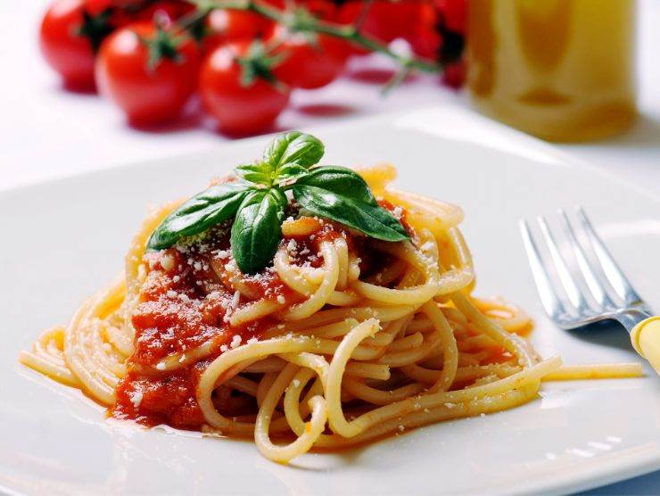 Spaghetti pomodoro e basilico 