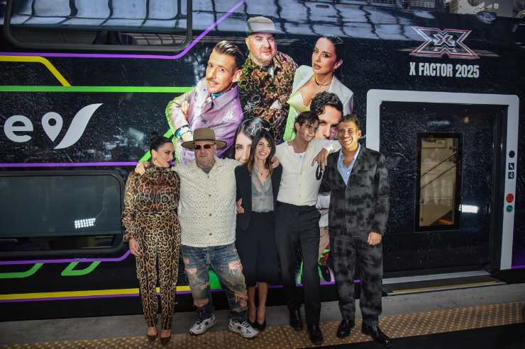 Foto di gruppo per la nuova giuria di X-Factor