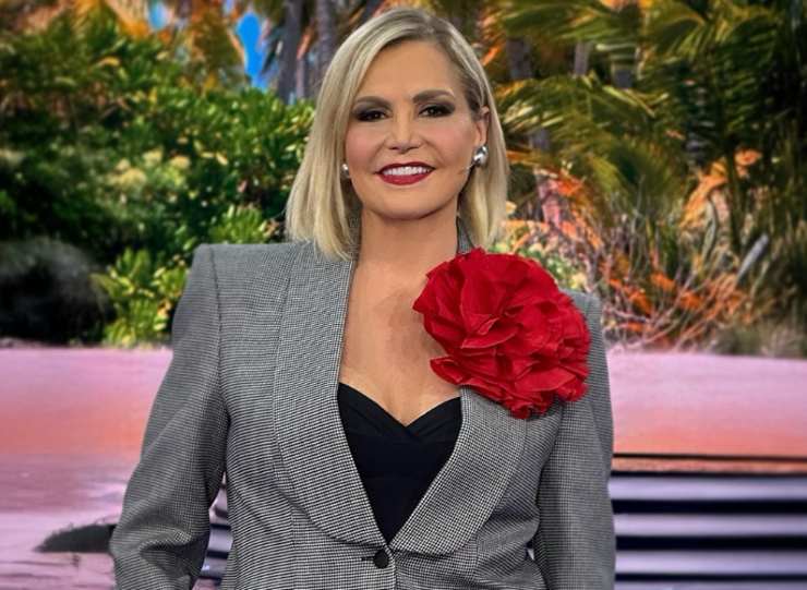 simona ventura nello studio de l'isola dei famosi