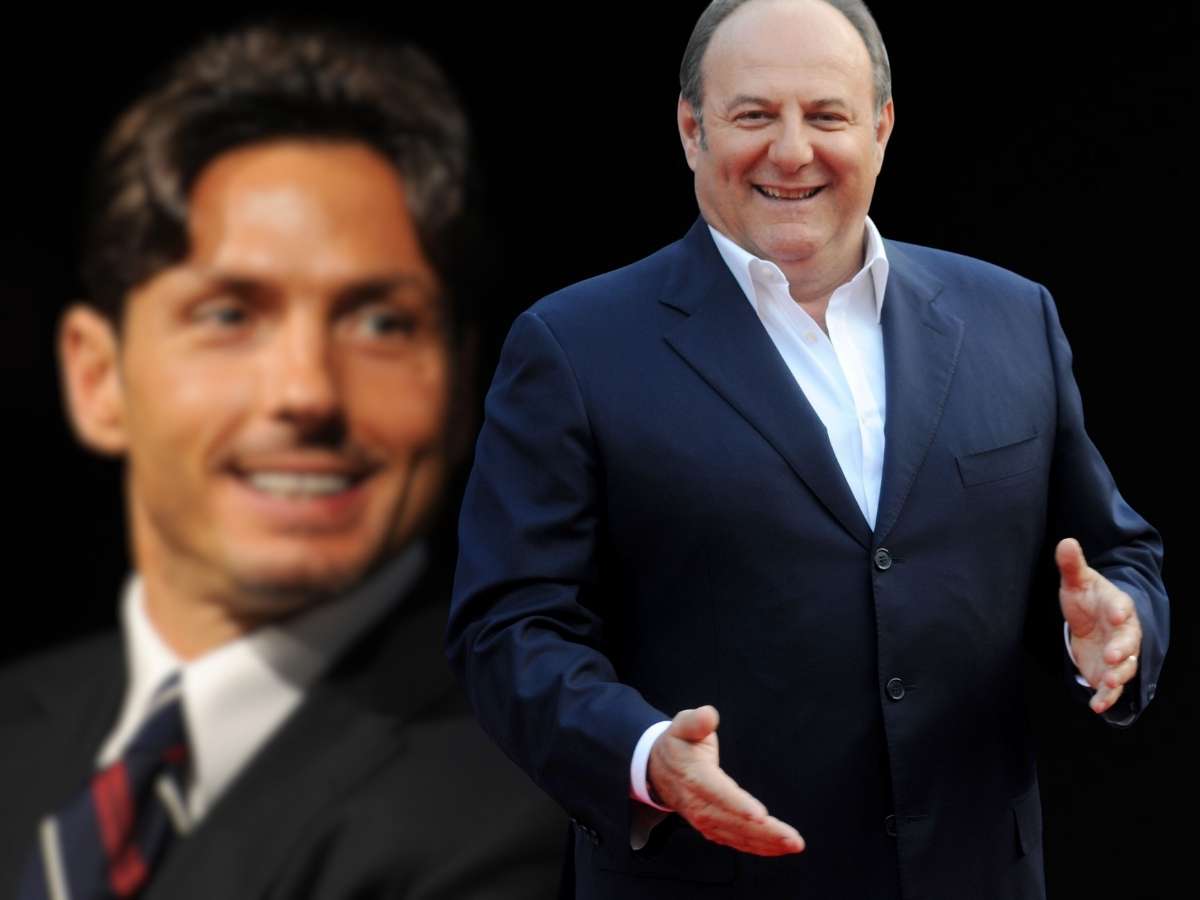 sfondo pier silvio berlusconi, in primo piano gerry scotti