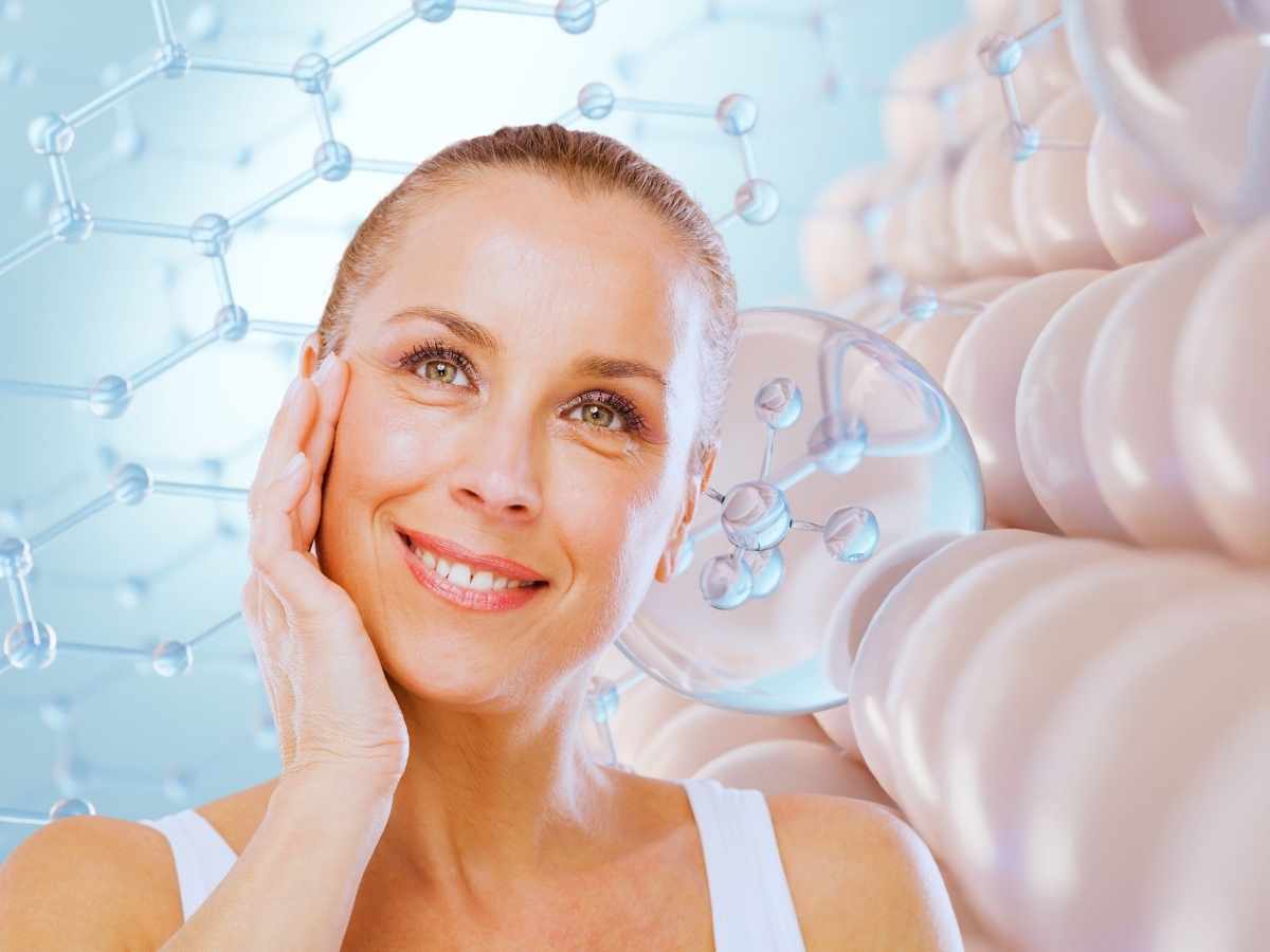 collagene sfondo donna felice che si tocca il viso