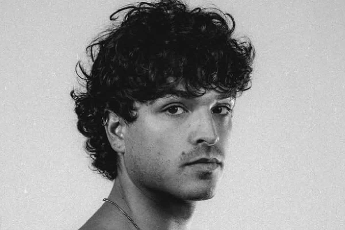 primo piano leo gassmann in bianco e nero