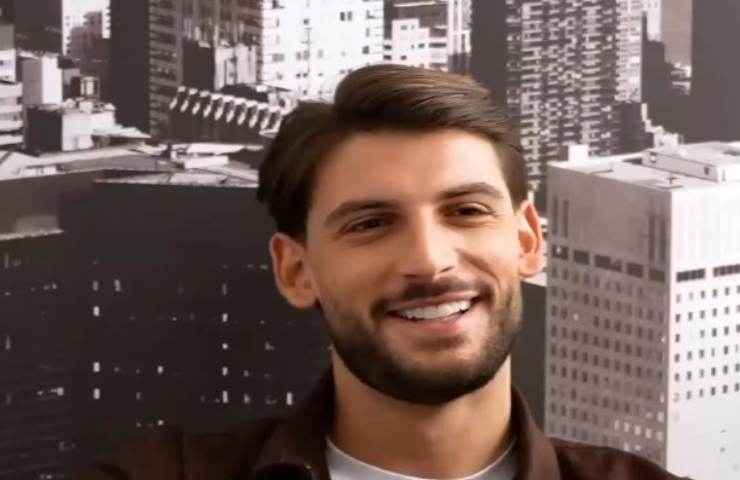 Ciro Accetta il trono di uomini e donne