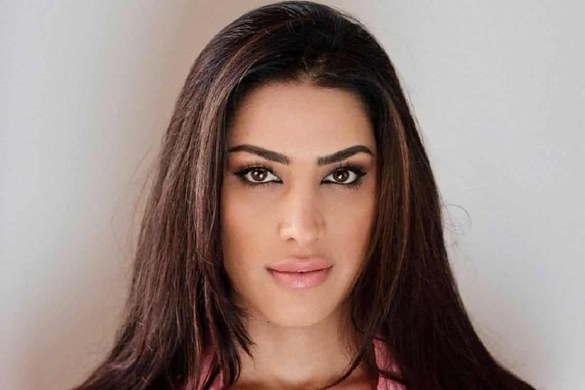 primo piano di angelica massera