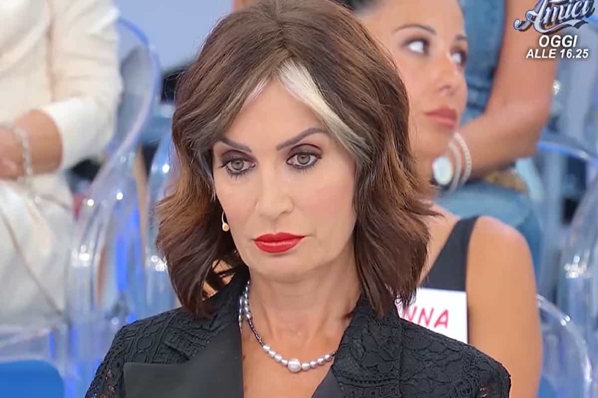 primo piano barbara de santi a uomini e donne