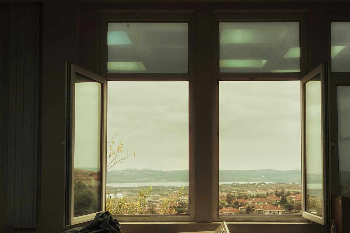 finestre con pellicole aperte