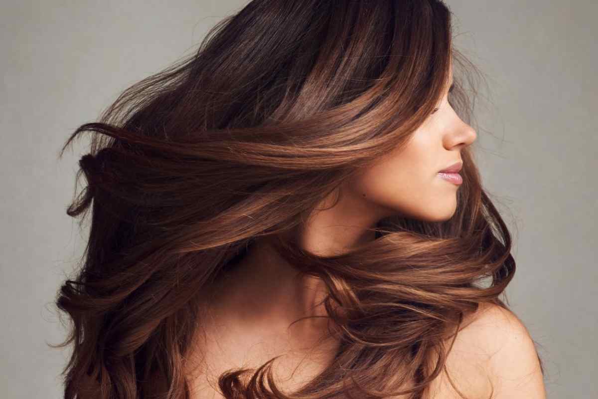 Schiariture capelli Primavera-Estate 2026: il ritorno della luce naturale conquista tutti