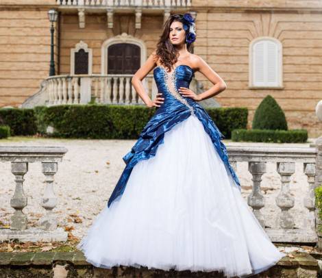 ABITI SPOSA: blu e celeste per gli abiti del 2013