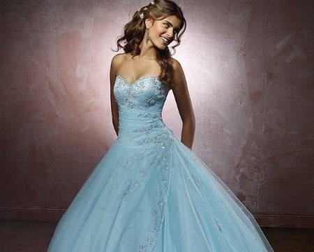 ABITI SPOSA: blu e celeste per gli abiti del 2013