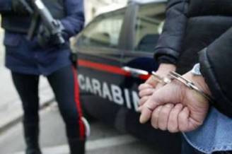 arresto-carabinieri-perquisizione