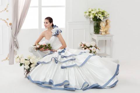 ABITI SPOSA: Pierre Cardin collezione 2013