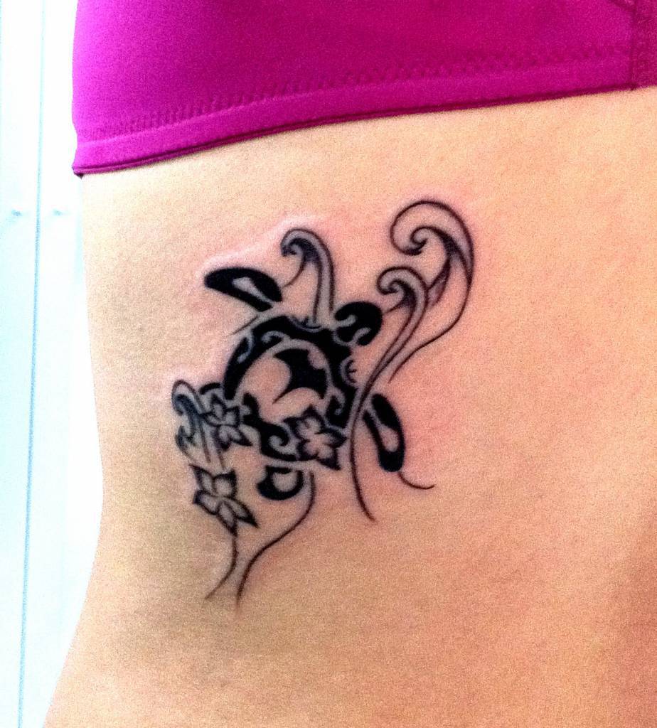 TATUAGGI i tattoo sotto al seno